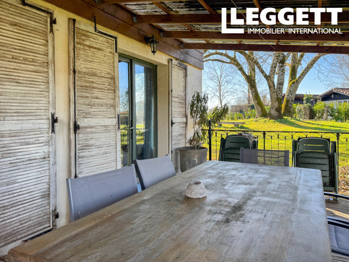 Image No.4-Commercial de 4 chambres à vendre à Montfermier