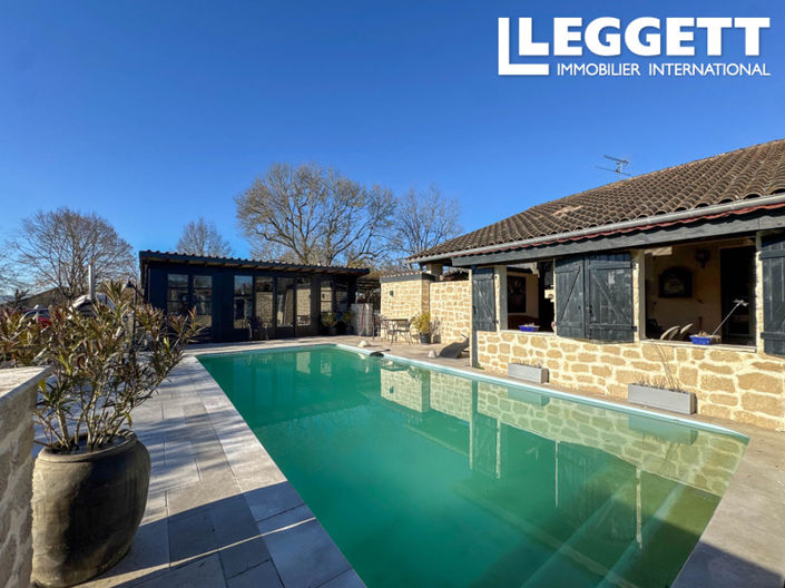 Image No.5-Commercial de 4 chambres à vendre à Montfermier