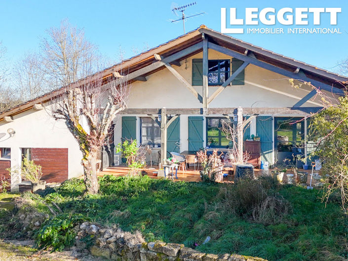 Image No.6-Commercial de 4 chambres à vendre à Montfermier