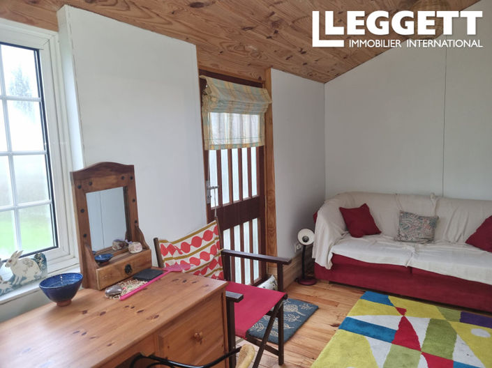 Image No.8-1 Bed House for sale