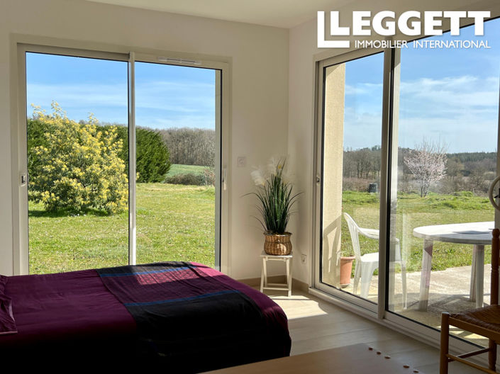 Image No.8-2 Bed House for sale