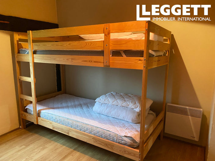 Image No.9-6 Bed House for sale