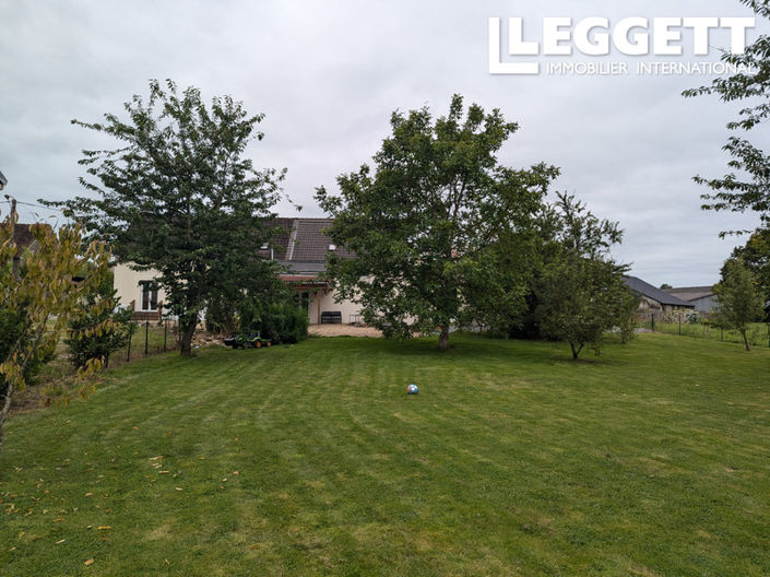 Image No.2-4 Bed House for sale