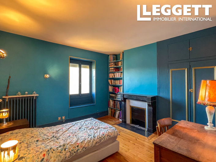 Image No.7-7 Bed House for sale