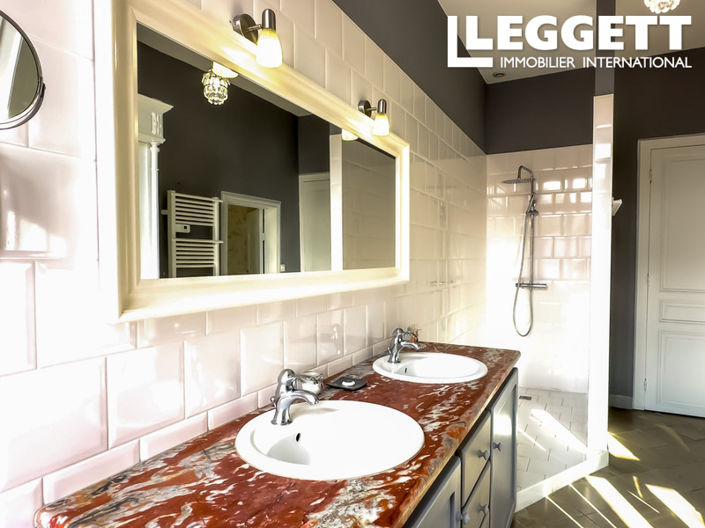 Image No.4-9 Bed House for sale