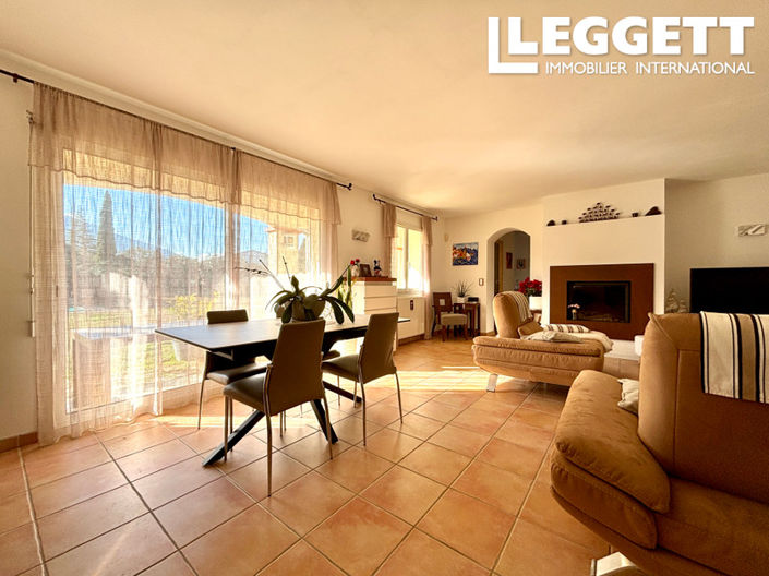 Image No.1-4 Bed House for sale