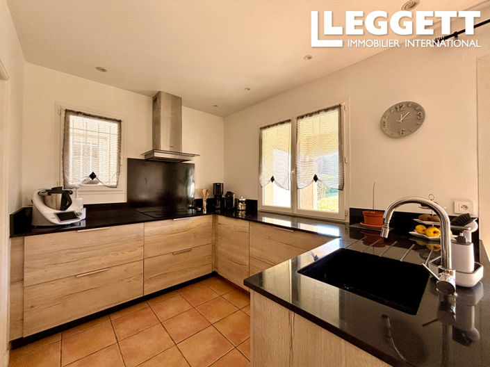 Image No.6-4 Bed House for sale