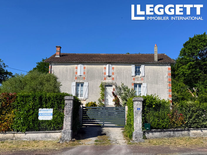 Image No.1-Maison de 5 chambres à vendre à Charente