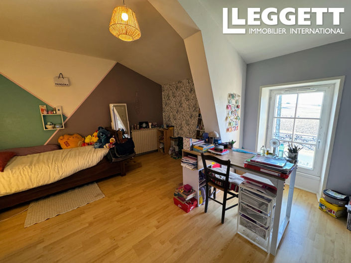 Image No.10-5 Bed House for sale