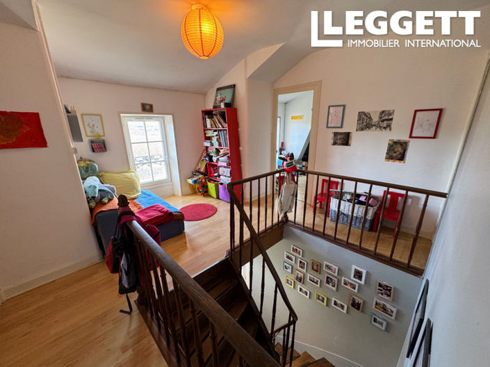 Image No.9-5 Bed House for sale