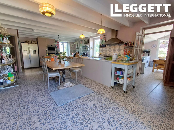 Image No.5-6 Bed House for sale