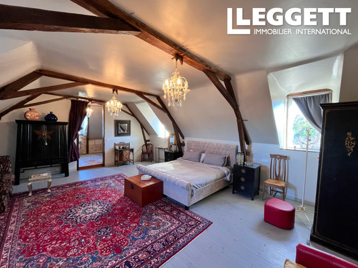 Image No.8-6 Bed House for sale