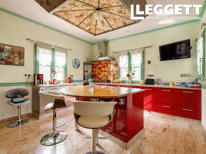 Image No.7-6 Bed House for sale