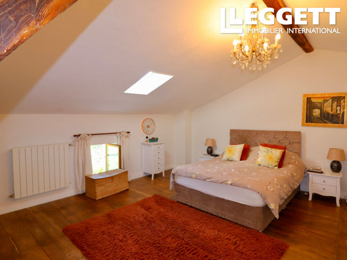 Image No.7-5 Bed House for sale