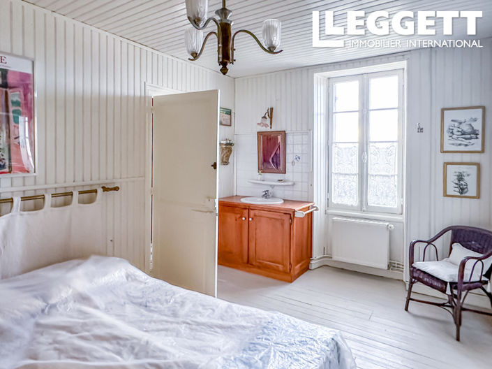 Image No.6-5 Bed House for sale