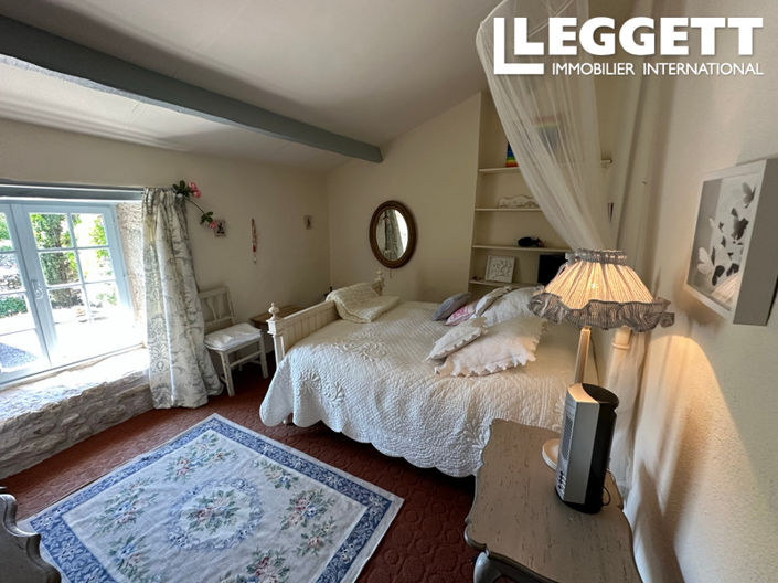 Image No.6-6 Bed Chateaux for sale