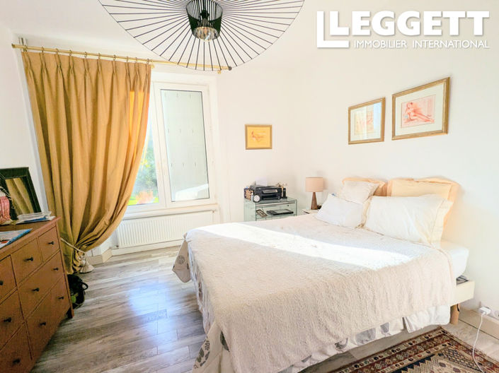 Image No.5-5 Bed House for sale