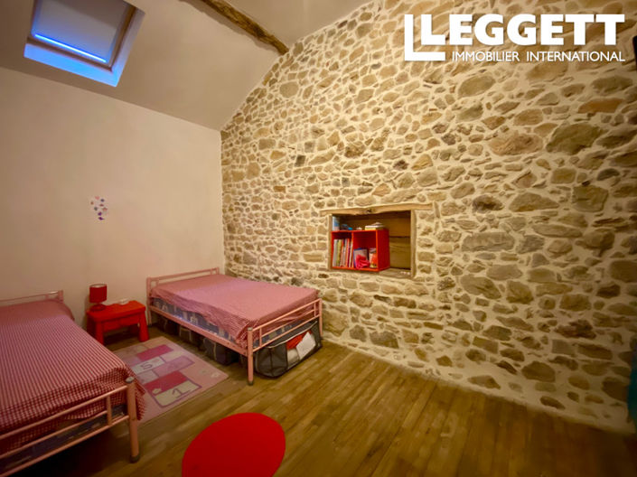 Image No.8-3 Bed House for sale