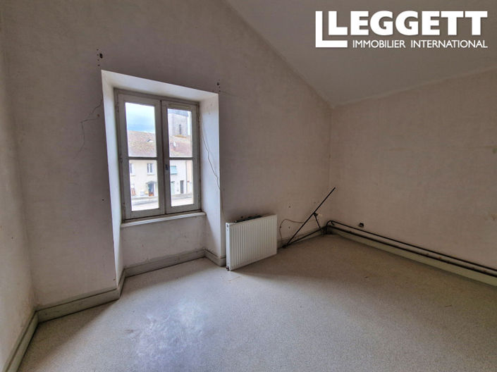 Image No.10-3 Bed House for sale