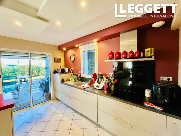 Image No.6-7 Bed House for sale