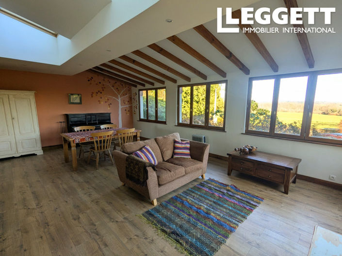 Image No.6-5 Bed House for sale