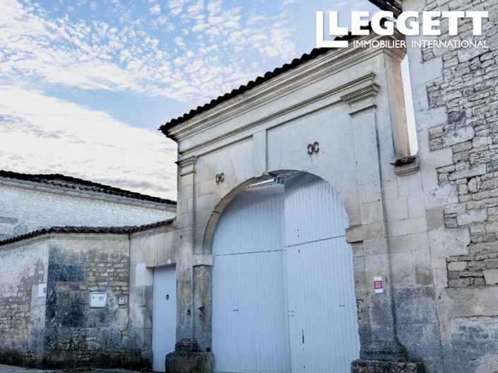 Image No.1-5 Bed House for sale