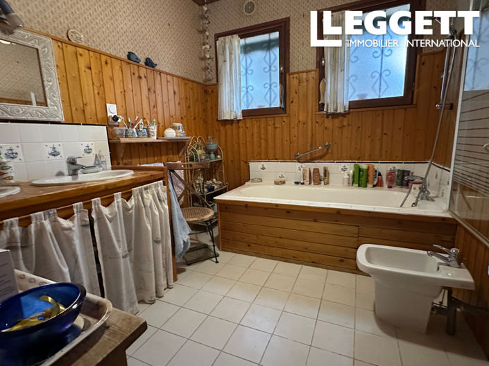 Image No.6-4 Bed House for sale