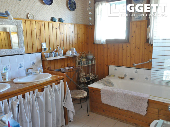 Image No.9-4 Bed House for sale