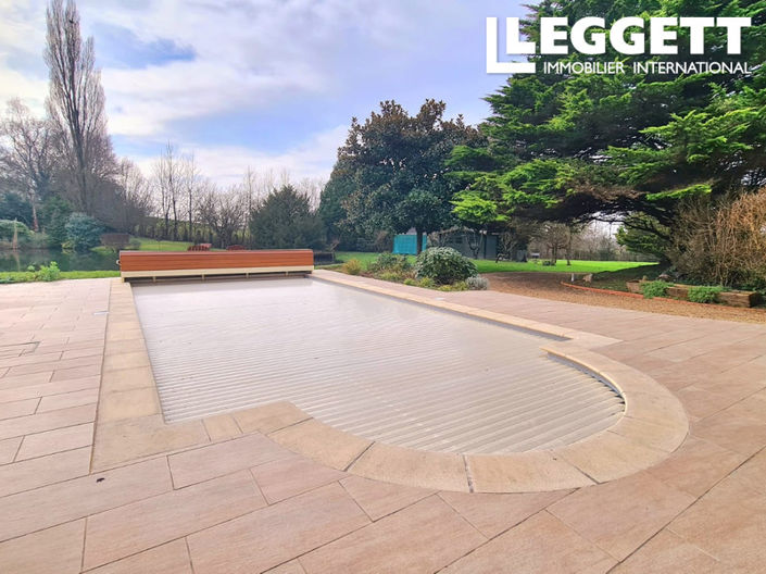 Image No.8-6 Bed House for sale