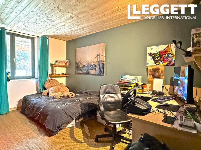 Image No.10-7 Bed House for sale