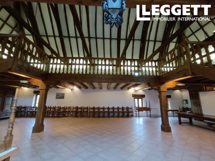 Image No.5-28 Bed Commercial for sale