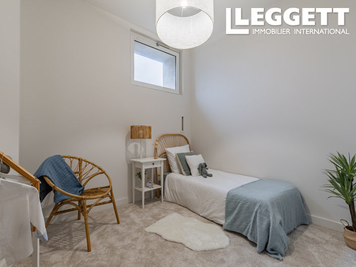 Image No.10-3 Bed Apartment for sale