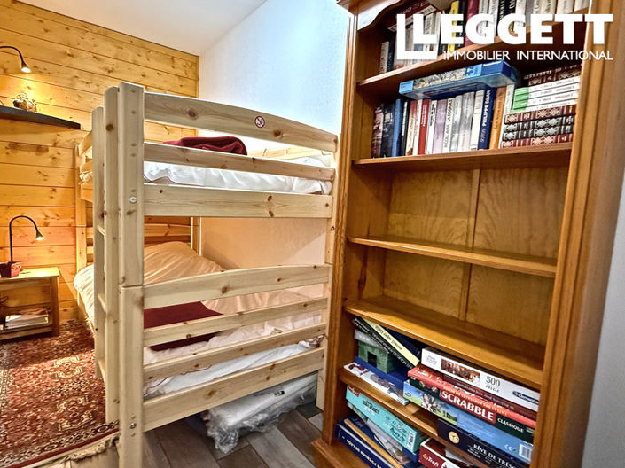 Image No.10-3 Bed Apartment for sale