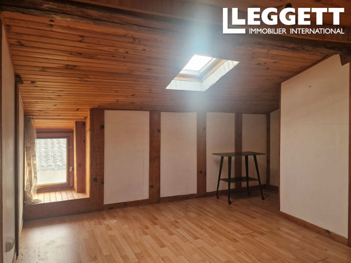 Image No.9-3 Bed House for sale