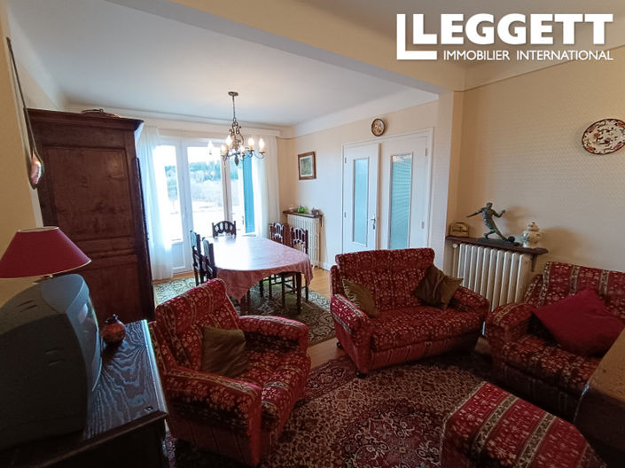 Image No.7-8 Bed House for sale