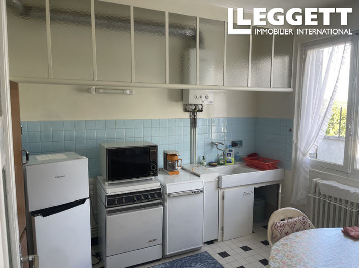 Image No.8-8 Bed House for sale