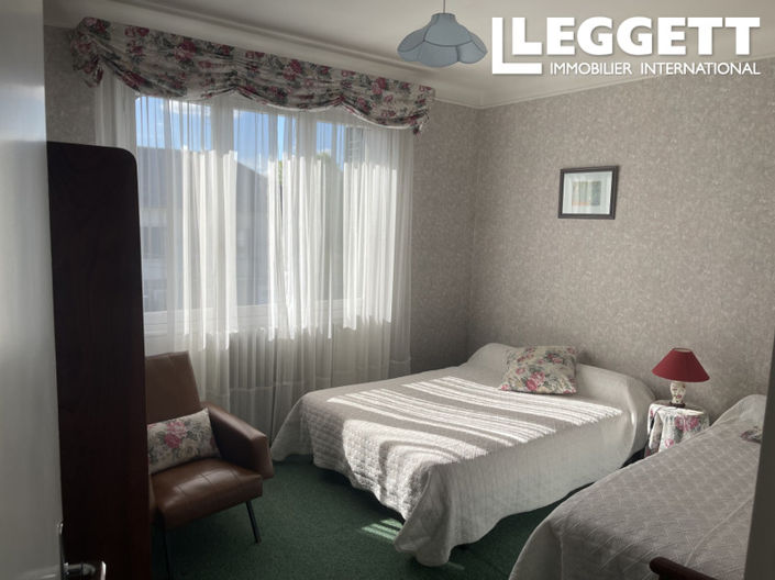 Image No.9-8 Bed House for sale