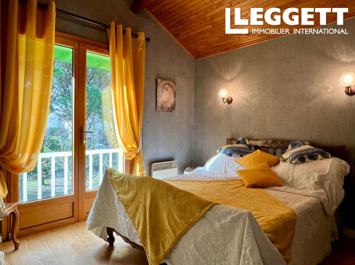 Image No.9-4 Bed House for sale