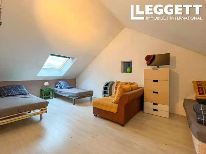 Image No.8-3 Bed House for sale