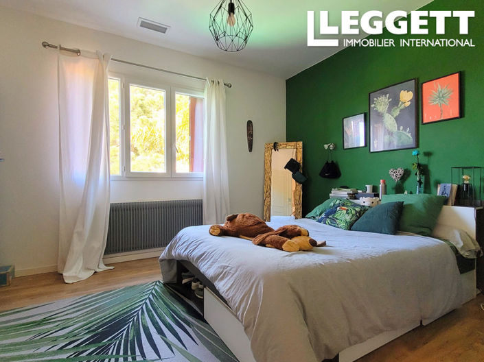 Image No.9-4 Bed House for sale