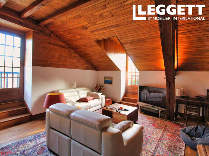 Image No.8-5 Bed House for sale