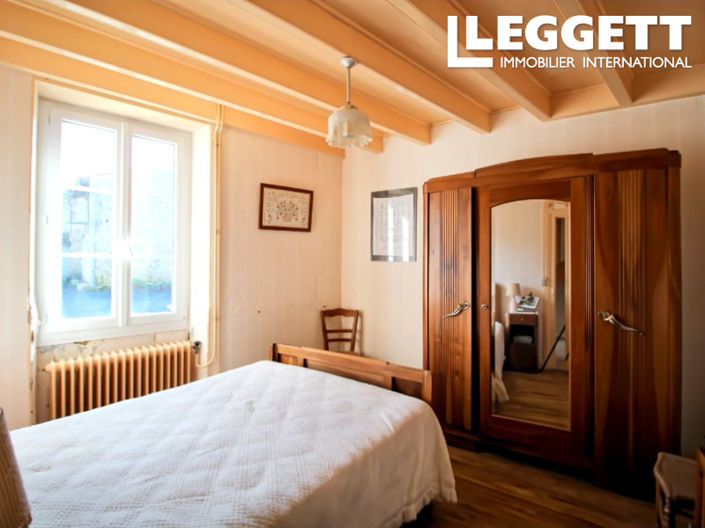 Image No.8-4 Bed House for sale