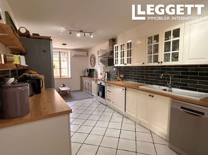 Image No.2-6 Bed House for sale