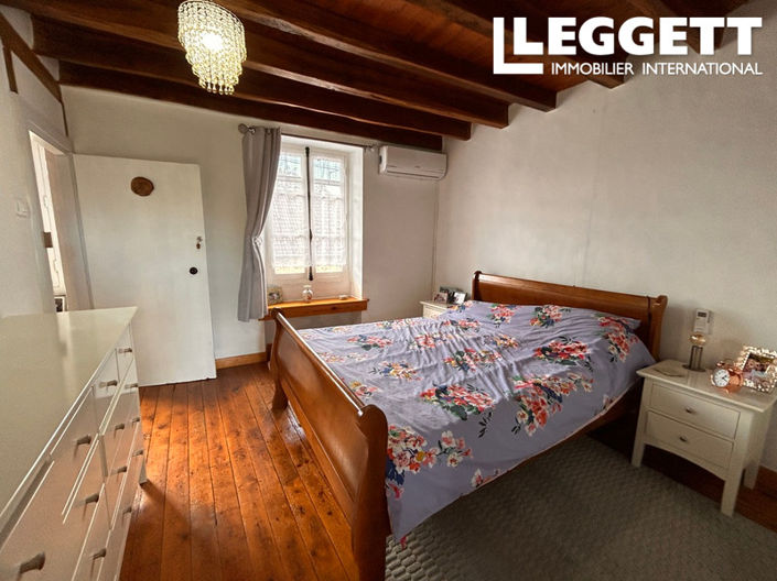 Image No.5-6 Bed House for sale