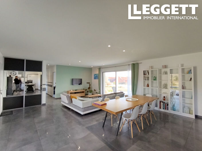 Image No.4-4 Bed House for sale