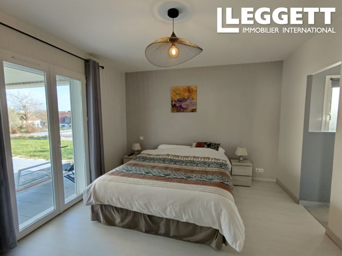 Image No.6-4 Bed House for sale