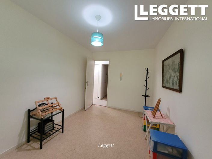 Image No.10-3 Bed House for sale