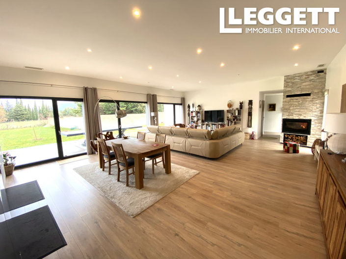 Image No.2-4 Bed House for sale