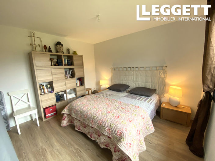 Image No.6-4 Bed House for sale