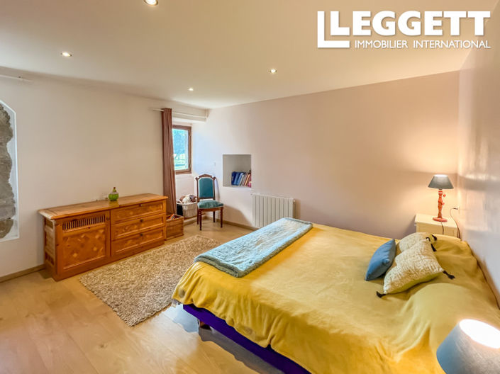 Image No.8-3 Bed House for sale